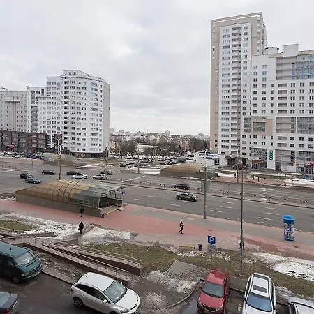 On Dziarzynskaha 22